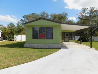 3738 Oakhurst Ln, Zephyrhills, FL 33541