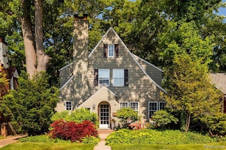 55 Oakdale Blvd, Pleasant Ridge, MI 48069