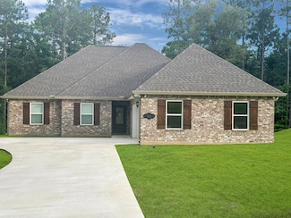 51 Cane Bend Dr, Carriere, MS 39426