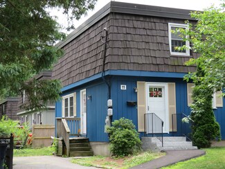 11 Kern Dr, Nashua, NH 03060