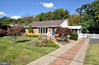 104 Paradise Dr, Voorhees, NJ 08043