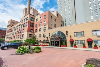 111 Mulberry St Unit 1O, Newark, NJ 07102