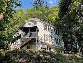 107 Elm St, Oneonta, NY 13820