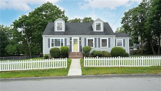 12 Cumberland St, Cumberland, RI 02864