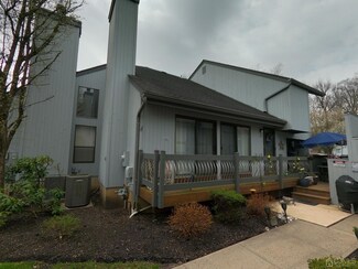 16 White Oak Ct Unit 4, Monmouth Junction, NJ 08852