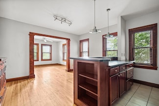 1812 Clinton Ave Unit 203, Minneapolis, MN 55404