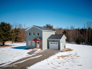 30 Wall St, Corinth, NY 12822