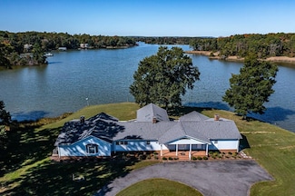 585 Whitehall Rd, Montross, VA 22520