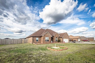 8290 SW Sun Valley Dr, Lawton, OK 73505