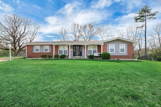 5 Hideaway Ln, Ballwin, MO 63011