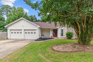 2032 Hunters Ridge Dr, Midway Park, NC 28544