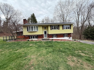 5 Brook Ln, Hopewell Junction, NY 12533