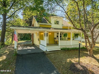 138 Speigletown Rd, Troy, NY 12182