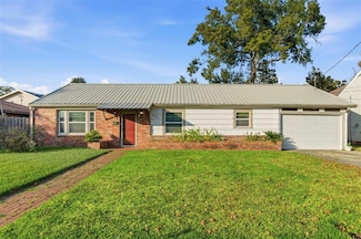 637 10th St, Lake Charles, LA 70601