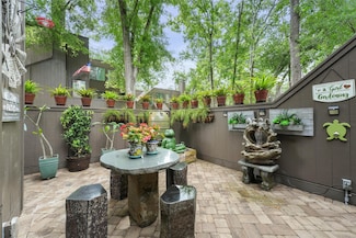 115 Litchfield Ln, Houston, TX 77024