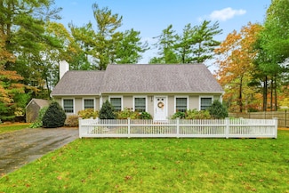 42 Overlook Cir, East Falmouth, MA 02536