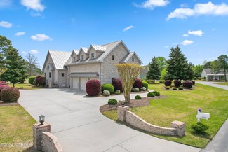 2732 Harbormaster Dr SE, Southport, NC 28461
