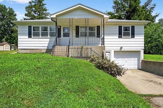 1428 Kiowa St, Leavenworth, KS 66048