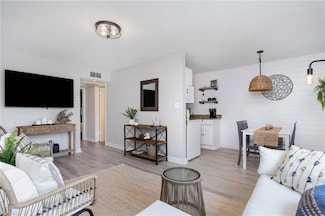 909 Pacific Ave Unit D, Virginia Beach, VA 23451