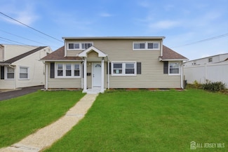 81 Hickory St, Carteret, NJ 07008