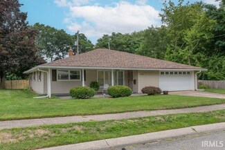 2529 Club Dr, South Bend, IN 46615