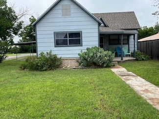1410 6th St, Goldthwaite, TX 76844