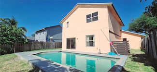 930 SW 99th Ave, Pembroke Pines, FL 33025