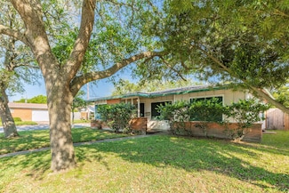 128 Tuna St, Galveston, TX 77550