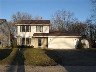 31765 Hillside Dr, Lakemoor, IL 60051