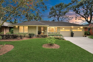 711 Sleepyvale Ln, Houston, TX 77018