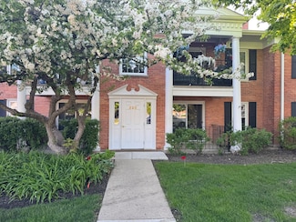 520 Shorely Dr Unit 103, Barrington, IL 60010