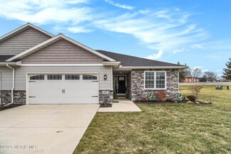 840 Old School Dr, Napoleon, OH 43545