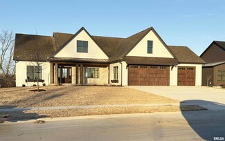 5014 Lakeside Ct, Bettendorf, IA 52722