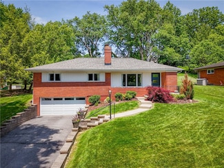 119 Southern Hilands Dr, Pittsburgh, PA 15241