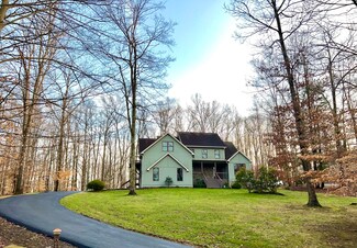 210 Red Oak Rd, Fayetteville, WV 25840