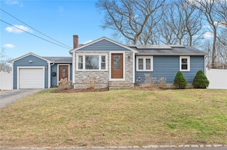 90 Amherst Rd, Warwick, RI 02889