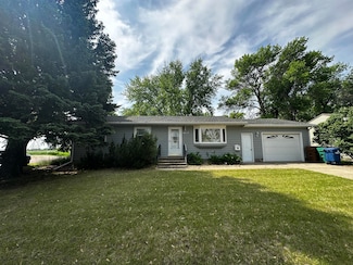 1617 Bridle Dr, Mitchell, SD 57301