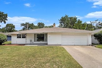 2425 Club Dr, South Bend, IN 46615
