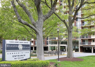 1300 Army Navy Dr Unit 612, Arlington, VA 22202