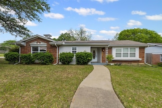 5220 Wedgway Dr, Fort Worth, TX 76133