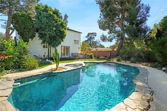 17459 Hatteras St, Encino, CA 91316