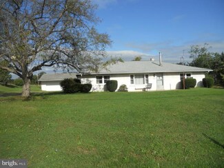 1015 Palm Hill Rd, Palm, PA 18070