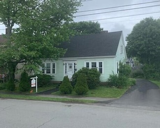 29 13th St, Bangor, ME 04401