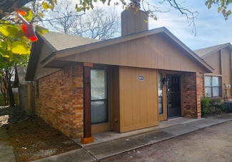 907 NE Tortoise Dr, Lawton, OK 73507