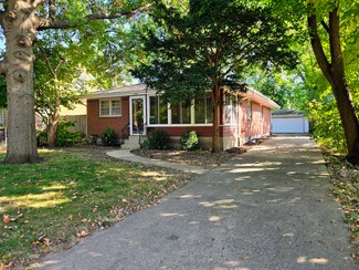 2422 Custer Ave, Rockford, IL 61103