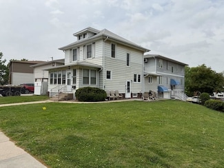 1004 Newton Rd, Iowa City, IA 52246