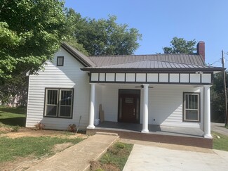 110 Perry St, Centerville, TN 37033