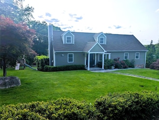11 Ridgeway Ave, North Salem, NY 10560