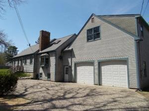28 Ocean Ave, Cataumet, MA 02534