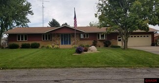 619 N East St, Janesville, MN 56048